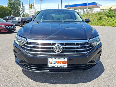 Used 2020 Volkswagen Jetta SE w/ SE Cold Weather Package FWD image 2