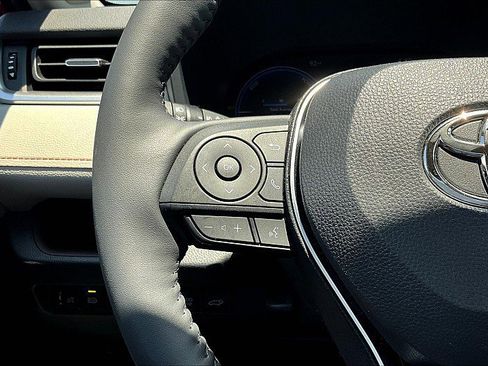 Used 2025 Toyota RAV4 Limited w/ Advanced Technology Package image 21