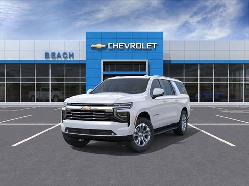 New 2026 Chevrolet Suburban LT image 8