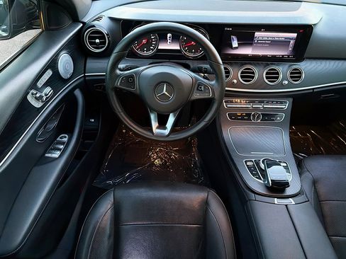 Used 2018 Mercedes-Benz E 300 image 17