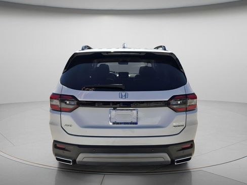 Certified 2023 Honda Pilot Touring image 6
