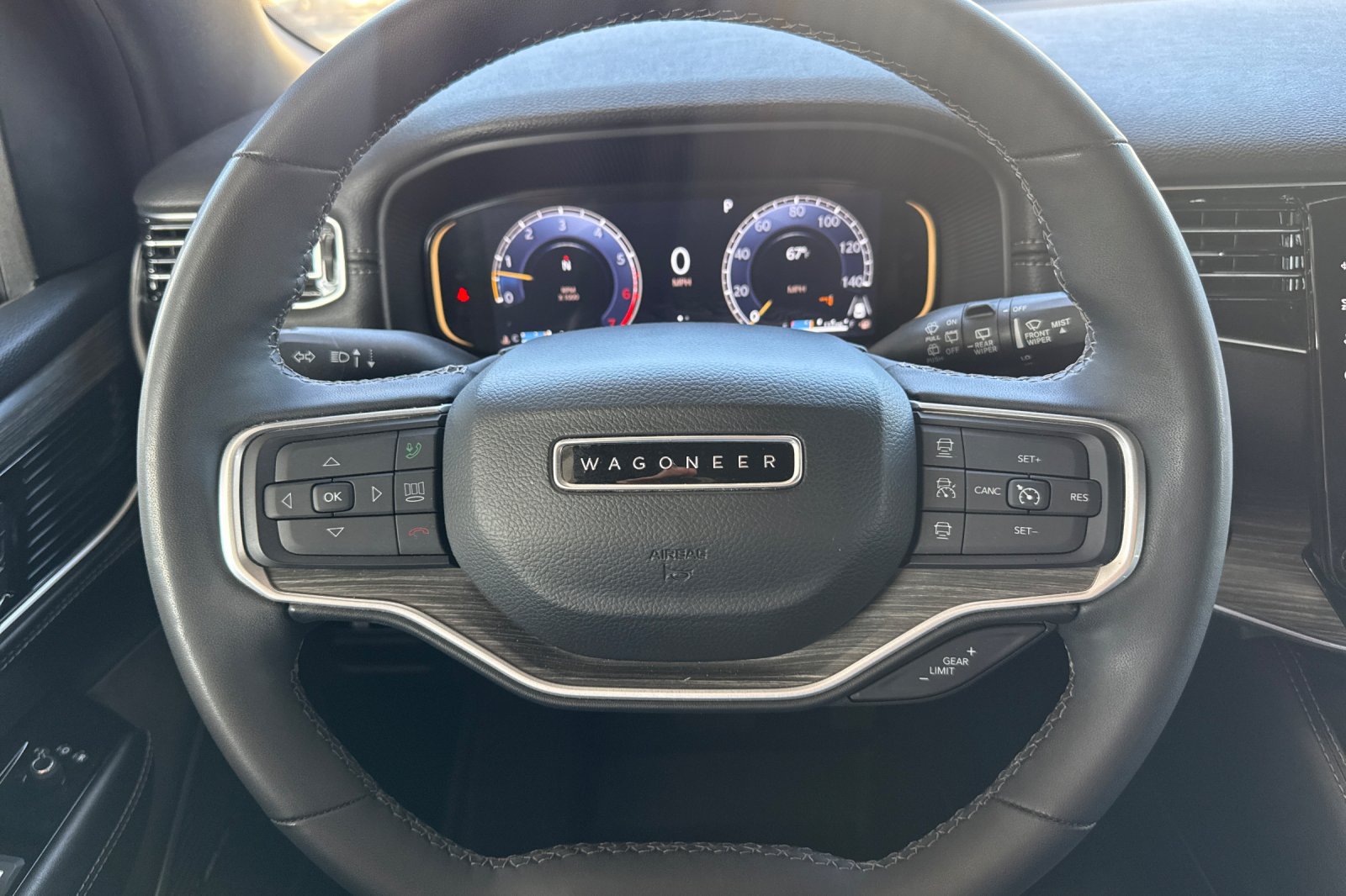 Used 2024 Jeep Wagoneer Series III AWD/4WD image 36