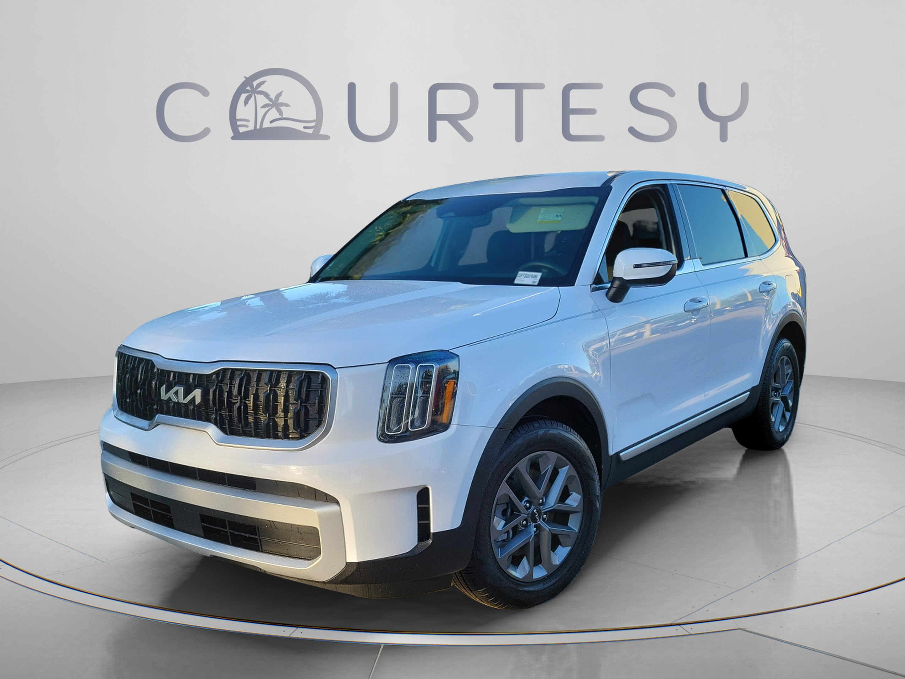 Certified 2025 Kia Telluride LX FWD image 1