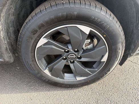 Used 2024 Nissan Rogue SV image 25