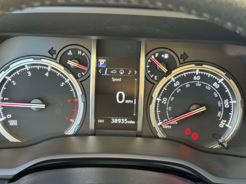 Used 2021 Toyota 4Runner Venture w/ Moonroof Package AWD/4WD image 13