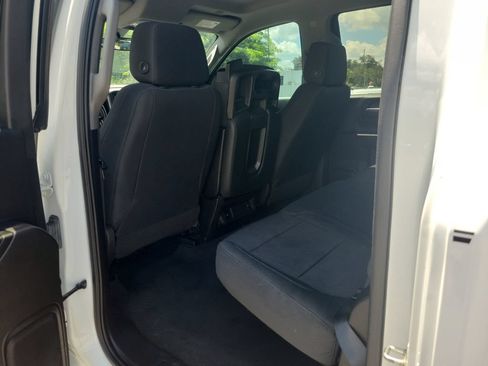 Used 2019 Chevrolet Silverado 1500 Custom Trail Boss w/ Custom Convenience Package AWD/4WD image 9