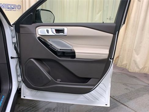 Certified 2023 Ford Explorer Platinum w/ Technology Package image 10