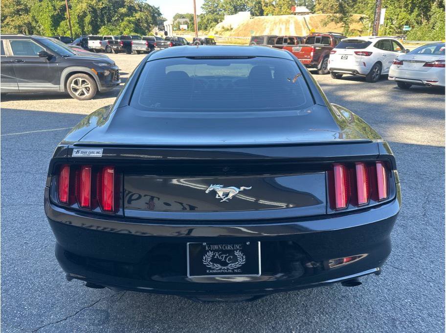 Used 2017 Ford Mustang Coupe RWD image 7