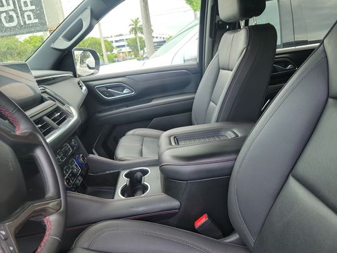 Used 2023 Chevrolet Suburban RST w/ Luxury Package RWD image 13