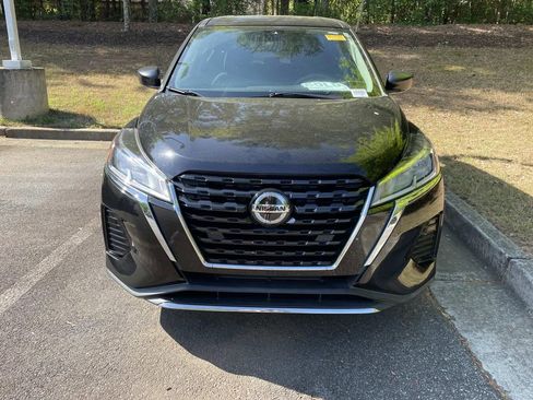 Used 2021 Nissan Kicks S image 8