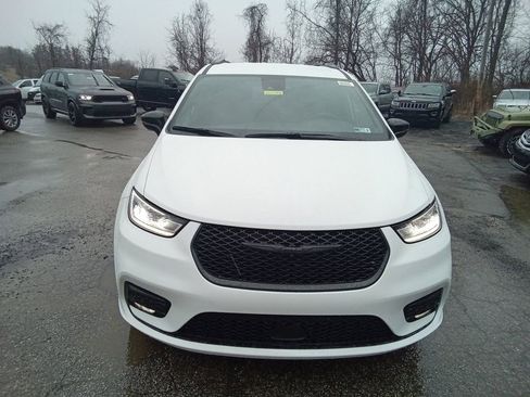 New 2026 Chrysler Pacifica Select w/ S Appearance Package AWD/4WD image 9