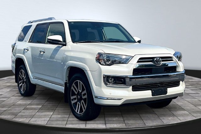 Used 2022 Toyota 4Runner Limited AWD/4WD image 3