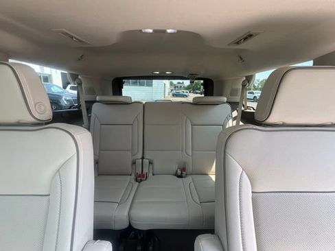 Used 2021 GMC Yukon Denali w/ Advanced Technology Package AWD/4WD image 19