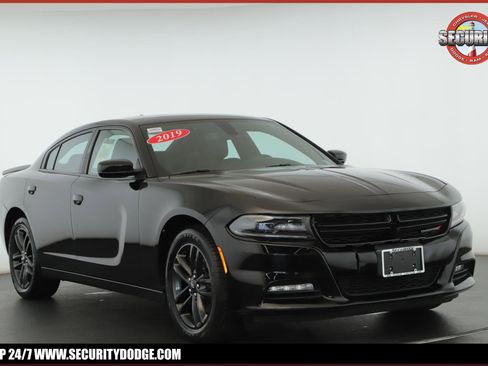 Used 2019 Dodge Charger SXT w/ Blacktop Package AWD/4WD image 1