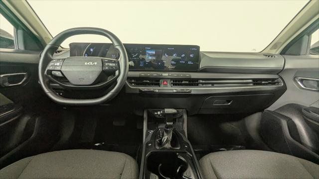 Used 2025 Kia K4 EX FWD image 24