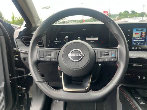 Certified 2026 Nissan Kicks SR FWD image 23