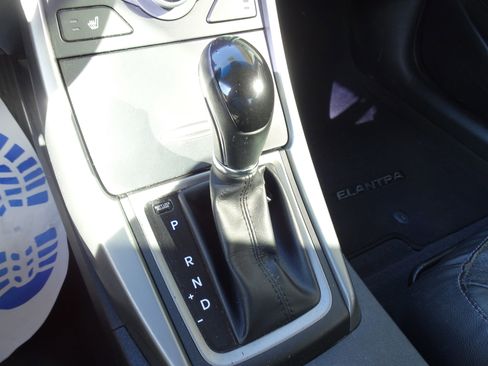 Used 2015 Hyundai Elantra Limited FWD image 16