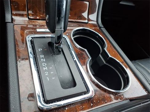 Used 2015 Lincoln Navigator 4WD image 23