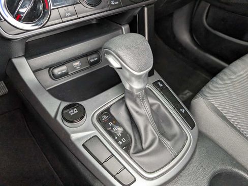 Used 2024 Kia Seltos LX AWD/4WD image 27