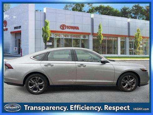 Used 2023 Honda Accord EX image 5