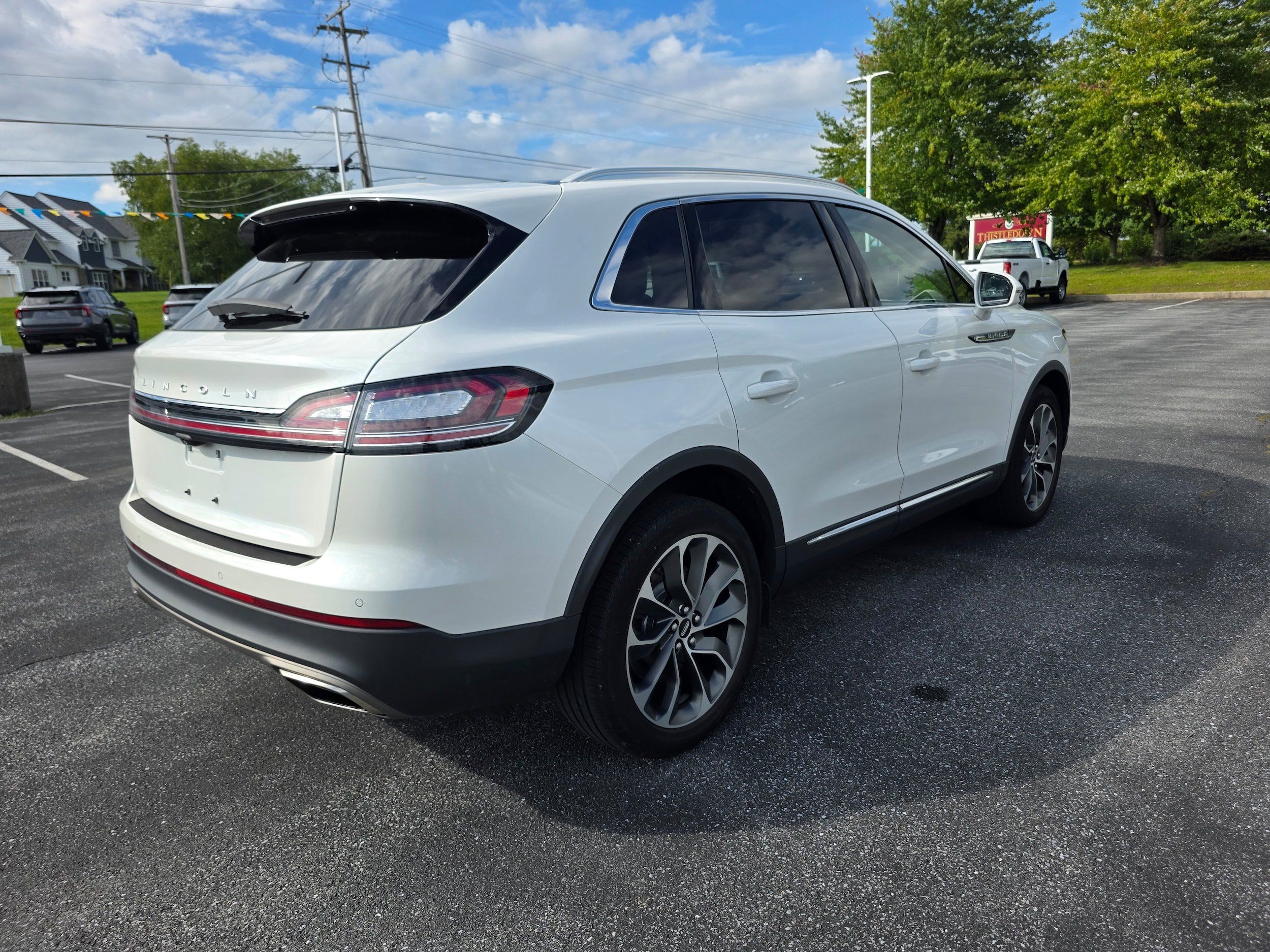 Used 2022 Lincoln Nautilus Reserve AWD/4WD image 5