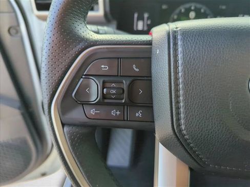 Certified 2025 Toyota 4Runner SR5 AWD/4WD image 15