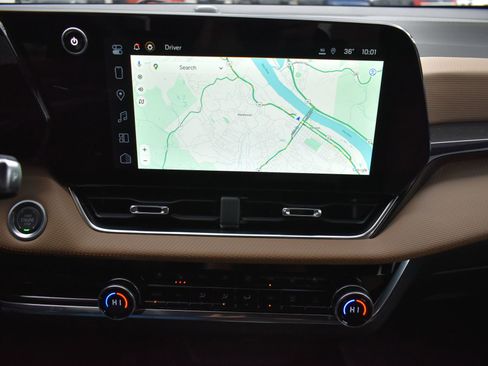 Used 2025 Chevrolet Equinox ACTIV w/ Safety and Technology Package image 25