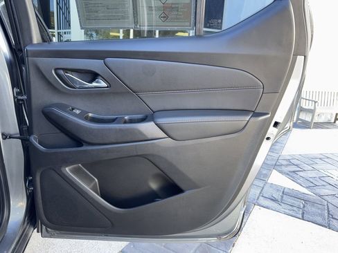 Used 2020 Chevrolet Traverse LT image 20