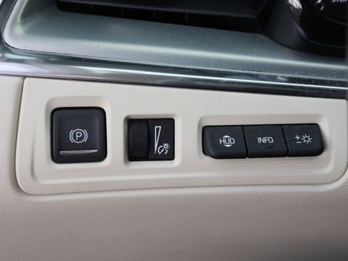 Used 2021 Cadillac XT5 Premium Luxury image 15