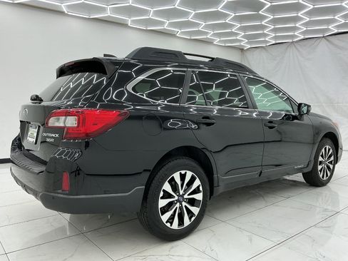 Used 2017 Subaru Outback 3.6R Limited AWD/4WD image 12