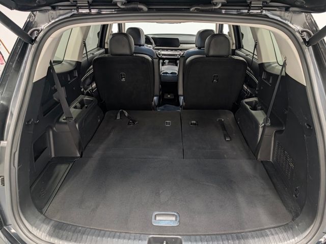 Used 2024 Kia Telluride EX w/ EX Captain's Chair Package FWD image 31