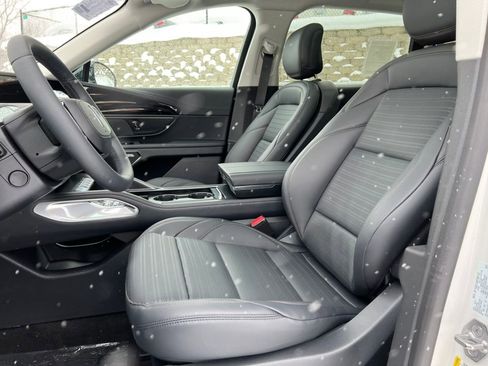 New 2026 Lincoln Nautilus Reserve w/ Jet Appearance Package image 4