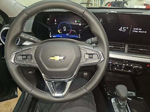 New 2026 Chevrolet Trax LT w/ Driver Confidence Package FWD image 12