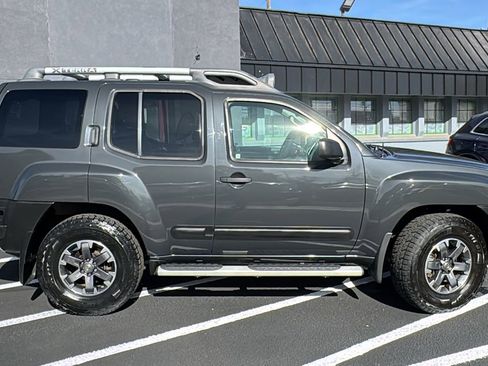 Used 2015 Nissan Xterra PRO-4X image 2