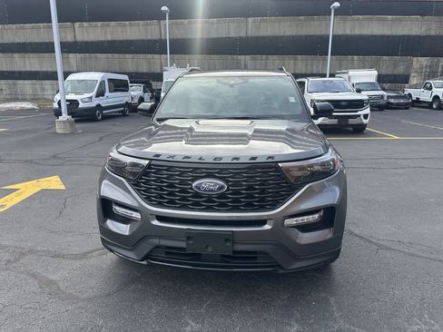 Used 2023 Ford Explorer XLT w/ Equipment Group 202A AWD/4WD image 2