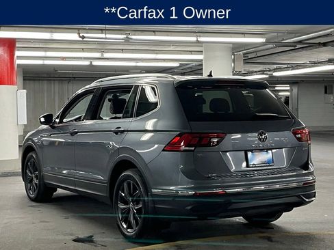 Used 2023 Volkswagen Tiguan SE w/ Panoramic Sunroof Package image 5