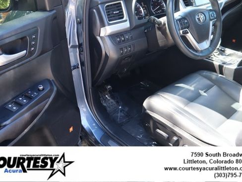 Used 2016 Toyota Highlander Limited Platinum AWD/4WD image 23