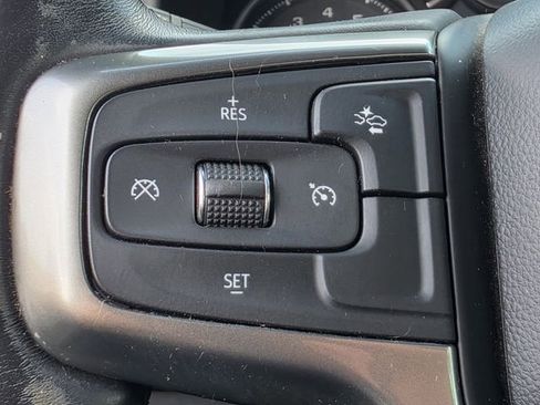 Used 2021 Chevrolet Suburban LT RWD image 16
