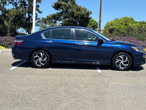 Used 2016 Honda Accord LX image 7