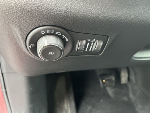 Used 2025 Jeep Compass Limited AWD/4WD image 19