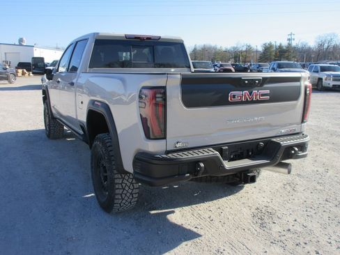 New 2026 GMC Sierra 2500 AT4X w/ AT4X AEV Edition image 9