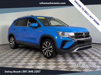 Used 2022 Volkswagen Taos SE image 1