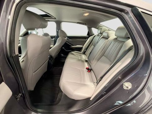 Used 2019 Honda Accord Touring image 21