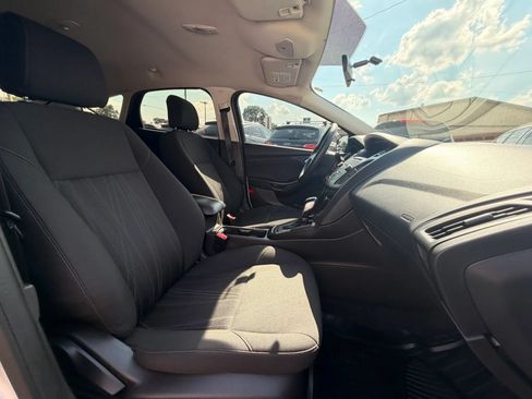 Used 2015 Ford Focus SE FWD image 20
