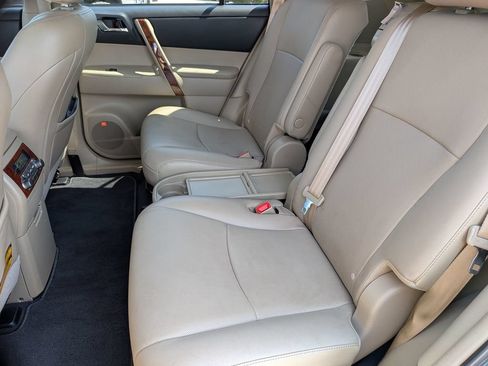 Used 2013 Toyota Highlander Limited FWD image 27