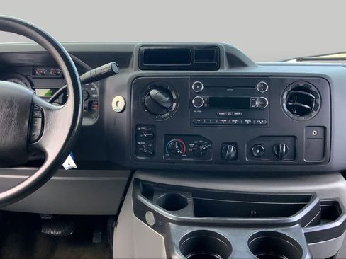 Used 2014 Ford E-350 and Econoline 350 XLT RWD image 7