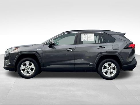 Used 2021 Toyota RAV4 LE AWD/4WD image 4