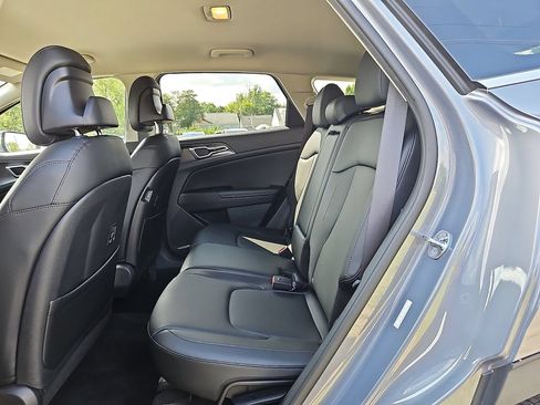 Certified 2023 Kia Sportage EX AWD/4WD image 11