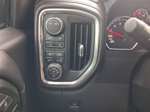 Used 2021 Chevrolet Silverado 1500 LTZ AWD/4WD image 19