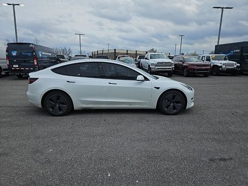Used 2023 Tesla Model 3 Standard Range image 8